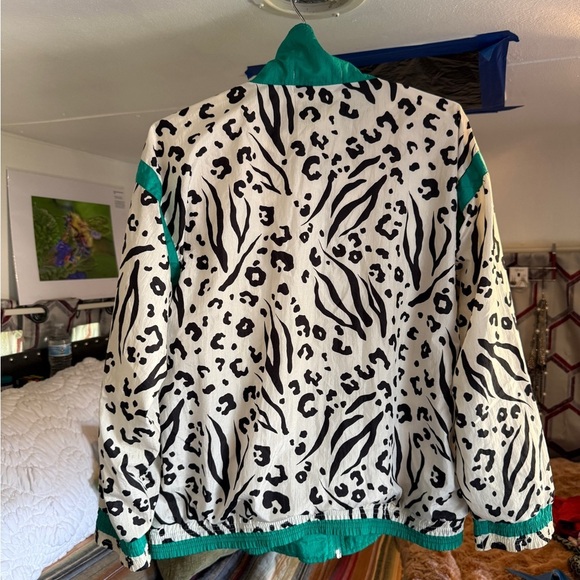 Vtg Casual Isle  Animal Print Jacket with Green Accents size M - Picture 4 of 16